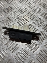 фото thumb №1, Кнопка переключатель открывания крышки багажника toyota rav4 v 19-