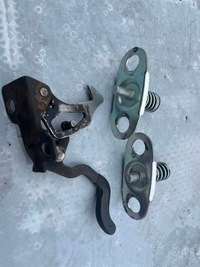 фото thumb №1, Bmw оригінальний номер зачіп засувка кронштейн відкривання капот do bmw 5 e39 51238172164