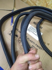 фото thumb №3, Комплект прокладка двері кришки peugeot 2008 ii