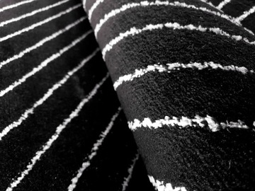Emerald Lamele Glamour 80x150 Rug Black с серебряными линиями