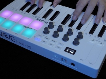 MIDI-КОНТРОЛЛЕР 25-КЛАВИАТУРНАЯ USB RGB-КЛАВИАТУРА