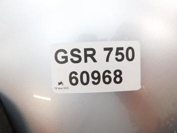 SUZUKI GSR 750 ПЕРЕДНЕЕ КРЫЛО