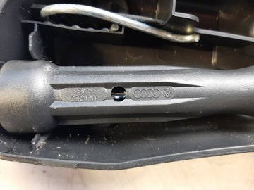 фото thumb №7, Органайзер набор ремонтный ушко буксировочные ключ audi a4 b7 8e0805616c