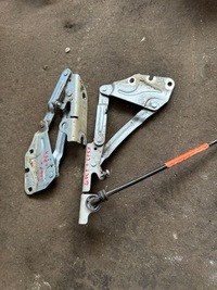 фото thumb №1, Vw golf 5 v plus lp5x петли капот комплект