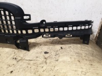 фото thumb №2, Land rover defender оригінальний номер l8b2-17f791-a решітка середня бампера перед