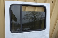 фото thumb №1, Скло двері задні праві оригінал wrangler jl 2018