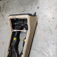 фото thumb №6, Панель средний туннель корпус кремовый audi a8 d3