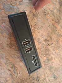 фото thumb №1, Mercedes w213 w205 разъём usb карта sd 2058200526