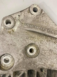 фото thumb №6, Mercedes-benz 200 300 w123 дизель кронштейн генератора