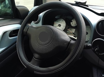 Na kierownice Opel Insignia Vectra Zafira Mokka Meriva skóra perforowana X