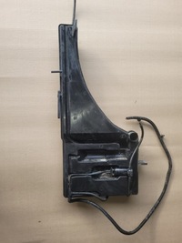 фото thumb №1, Maserati levante - бачок омывателя