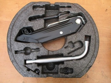 фото thumb №5, Skoda octavia iii вкладка багажника органайзер домкрат ключ 5e0012115j новий