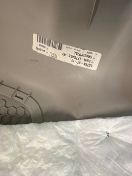 фото thumb №6, Обшивка захист кришки багажника боковина рамка chrysler pacifica 2017 - 2021