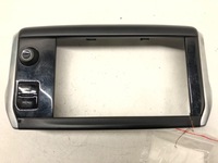 фото thumb №1, Рамка радио peugeot 208 12-22