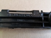 Купить Tesla s кронштейн  правая  порог крыла перед 100369300, фото thumb