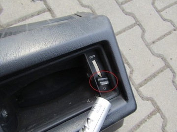 фото thumb №15, 1 mercedes w201 190 панель роздавальна консоль чорна + бардачок