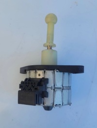 фото thumb №1, Моторчик regulacjii висоти лампи bmw e92