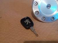 фото thumb №8, Кришка заливання пального aluminiowy peugeot 206 cc
