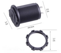 АВТОМОБИЛЬНОЕ ЗАРЯДНОЕ УСТРОЙСТВО 2x USB 1 А 2 1 А ПАНЕЛЬ ГНЕЗДО ПРИКУРИВАТЕЛЯ 3 1 А