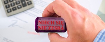PIECZĄTKA FIOLETOWA AUTOMATYCZNA NAPIS NIECH SIĘ NIE ZESRA GADŻET PREZENT