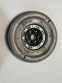 фото thumb №1, Peugeot 208 2024 колесо маховик