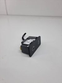 фото thumb №3, Land rover range rover sport l461 2023 разъём / соединитель usb