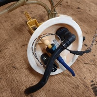 фото thumb №10, Bmw e87 e90 2.0d датчик топлива поплавок 6763888 насос 6763886