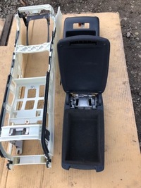 фото thumb №7, Audi a6 c6 підлокітник кронштейн корпус