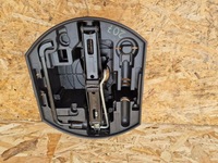 фото thumb №1, Peugeot 207 домкрат автомобильный набор ремонтный