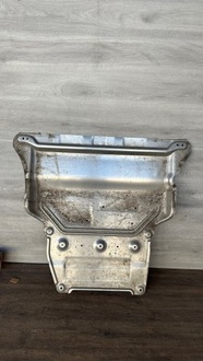 фото thumb №1, Vw t-roc cabrio a3 8v7 плита захист pod двигун алюмінієва 5q7825235d