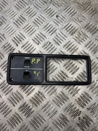 фото thumb №1, Рамка панель кнопок скло двері праві перед jeep grand cherokee xj