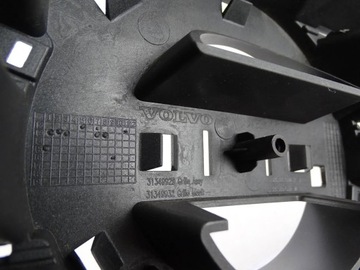 фото thumb №8, Решётка радиатора решётка радиатор volvo s60 ii 2 рестайлинг v60 радар 13-17 новый оригинальный номер