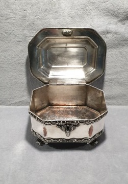 Норблинская сахарница с ключом, 19 век.