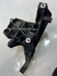 фото thumb №1, Лапи генератора audi a5 8t 3.0 tdi 059145169ac