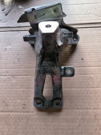 фото thumb №1, Porsche macan кронштейн двигателя 4g0199308jv