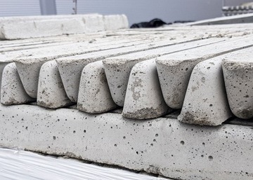 Listwa betonowa, dystans 50mm/500mm półpaleta