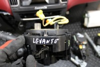 фото thumb №10, Торпедо консоль подушка  подушки червона maserati levante m161
