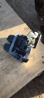 фото thumb №1, Замок крышки задняя задний audi a4 b8 kombi