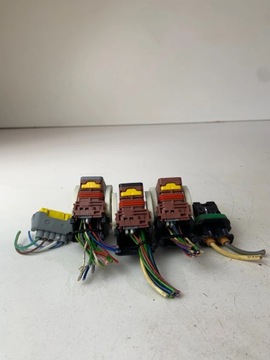 фото thumb №5, Штекеры штекер разъём коробка предохранителей bsm r09 peugeot 207 citroen c