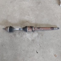 Купити Volvo v40 2 2,0d 2014 привідний вал права довга p31325962, фото thumb