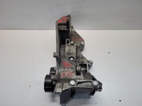 фото thumb №1, Лапи кронштейн генератора audi a4 a5 2.0 tdi cag