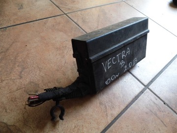 фото thumb №3, Vectra b 2.0b 00' коробка предохранителей 90504296