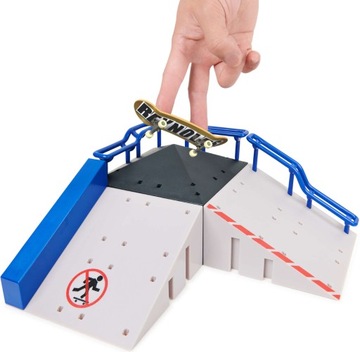 TECH DECK RAMPA PYRAMID POINT BAKER DESKOROLKA FINGERBOARD + NAKLEJKI