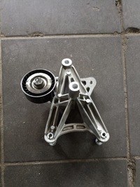 фото thumb №1, Кронштейн генератора ролик кронштейн jeep wrangler jl 3.6 5281455aa