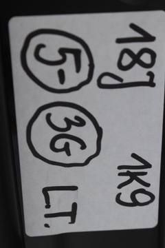 фото thumb №7, Vw jetta двері ліві зад сторона ліва задні 1 штука 1k5 1k колір чорний чорний