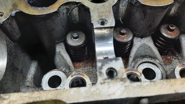 фото thumb №14, Головка двигуна 9641752610 v45 volvo ford citroen peugeot 2.0 hdi 16v