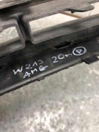 Решётка средняя бампера перед mercedes w213 amg a2138856900 Оригинал, фото thumb