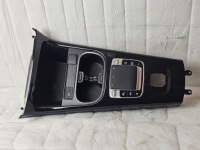 фото thumb №1, Тунель середній панель керування перемикач радіо usb захист mercedes w177