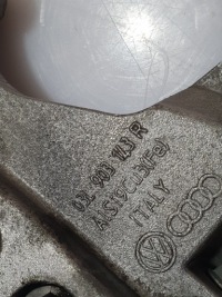 Купить Audi a6 c7 a4 b8 2.0tdi кронштейн кронштейн держатель генератора 03l903143r +болты, фото thumb