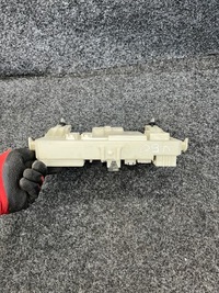 фото thumb №6, Volvo v50 i коробка предохранителей модуль bsi 31254903